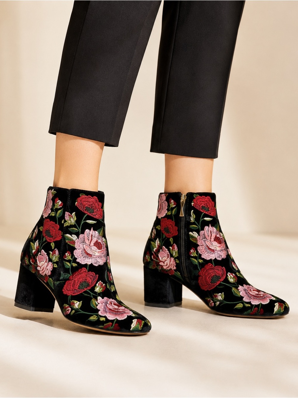 Kate Spade Lucine Black Floral Rose Ankle Boots Size 8.5 Block Heel Booties